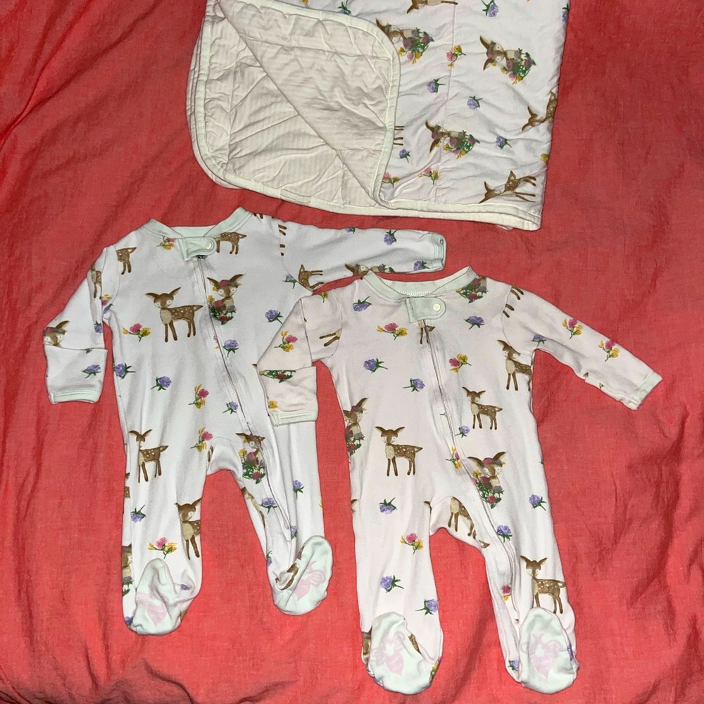 Burt Bees Organic Footies and Blanket Bundle